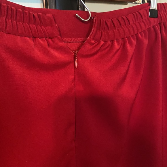 Red pencil skirt - Picture 4 of 5